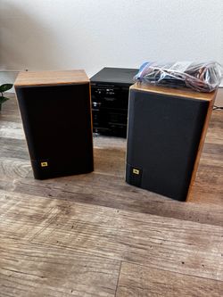 JBL J2050 Bookshelf Speakers