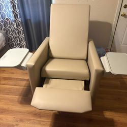 Dialysis Reclinable Chair