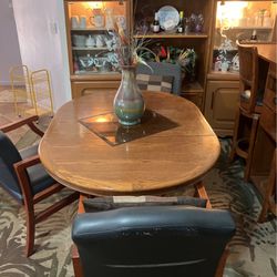 Dining Table Medium Size With 4 Chairs 