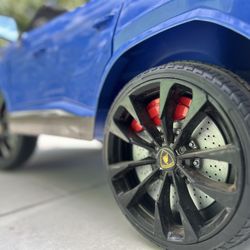 Vroom Vroom Blue 12V Lamborghini Urus Kids Electric Vehicle Toy 