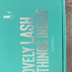 Like NEW Lash extensions Supplies