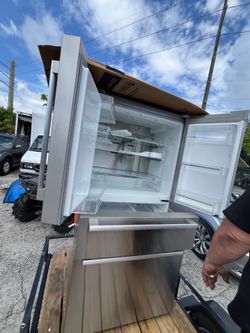 NEW Bosch fridge very nice & clean