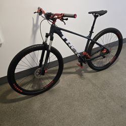 Trek Marlin 7 In Perfect Condition.  Size MEdium