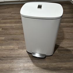 13 Gallons/50L Trash + Soft-Close Hydraulic Dampers 