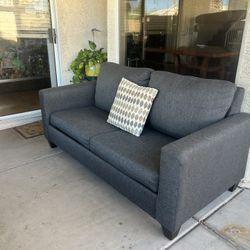 Modern Couch - Hideaway Bed / Comes With Mattress 