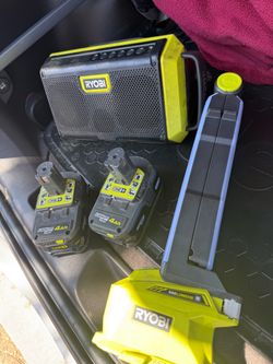 Bluetooth speaker and flashlight