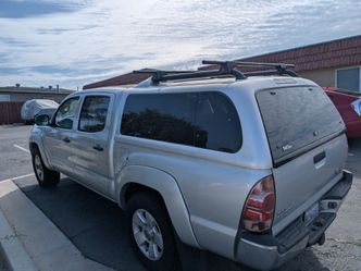 Snugtop Camper Shell 2005-2015 Toyota Tacoma 5ft Bed