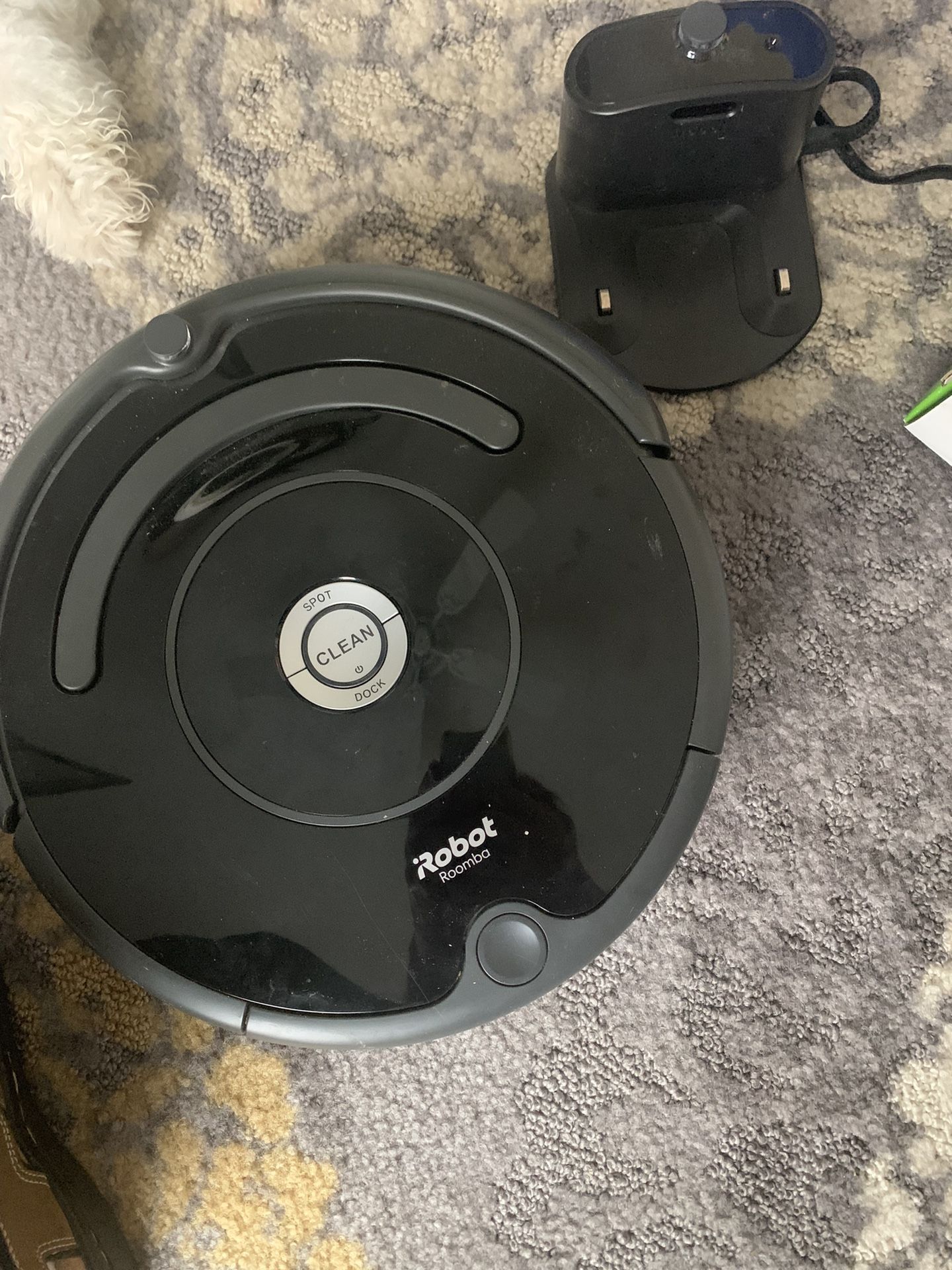 Roomba Vacuum 