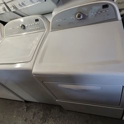 Whirlpool Top Loading Washer And Gas Dryer Set 