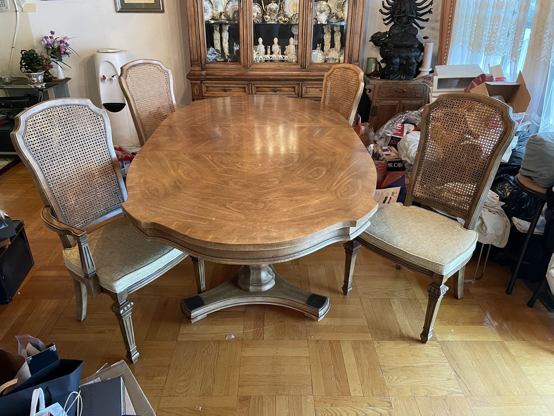 Beautiful Vintage Solid Wood Dining Table And Chairs