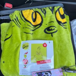Grinch Plush Throw