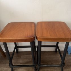 Two Nice Wooden Kitchen Chairs $10 Each!