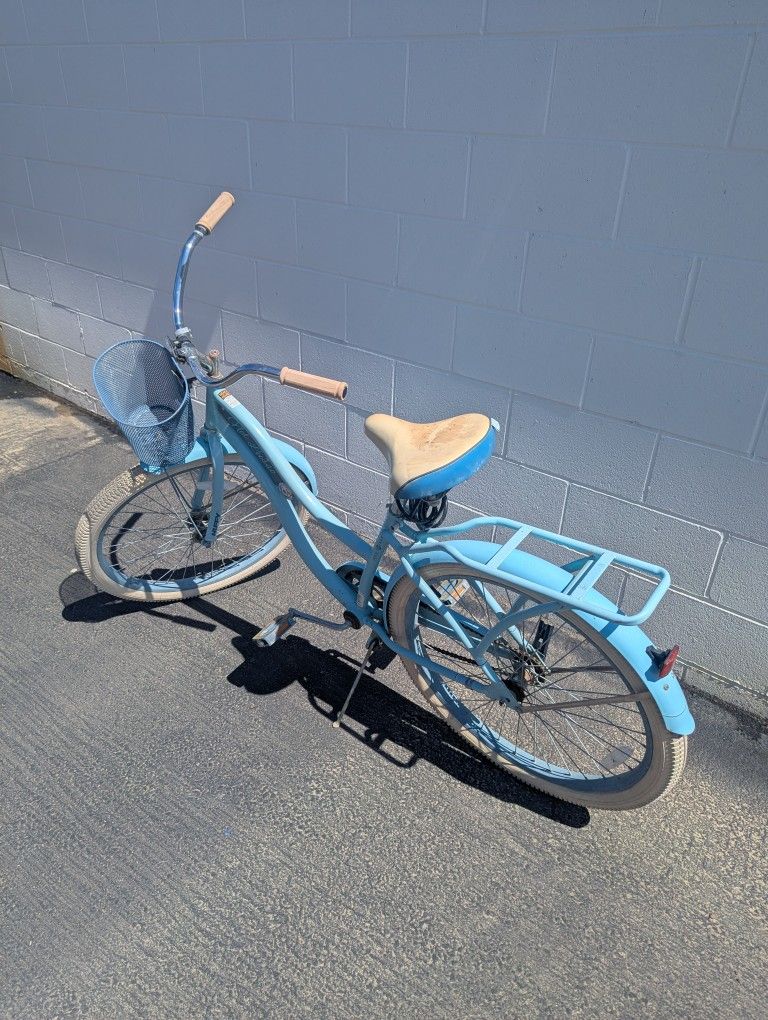 Light blue beach cruiser