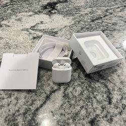Airpods Gen2 (Wire and charging case included)
