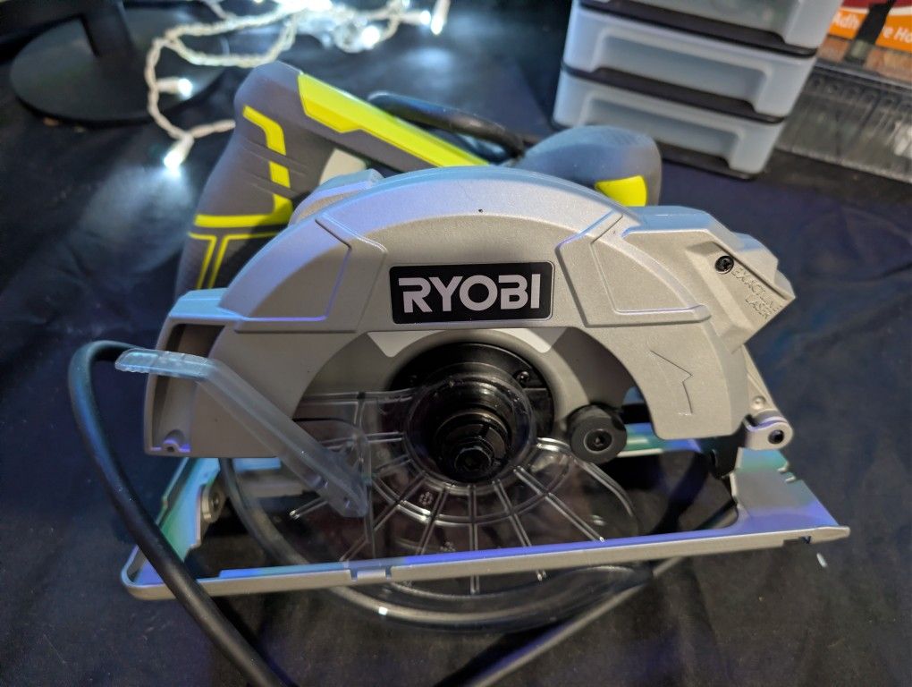 Ryobi 15 Amp Corded Saw With Exactline Laser