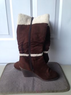 Brand new Girls winter boots size 7.