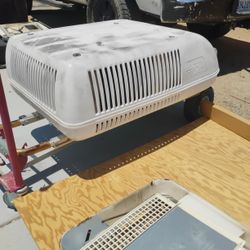 2 Rooftop A/C  Units.  Excellent Condition