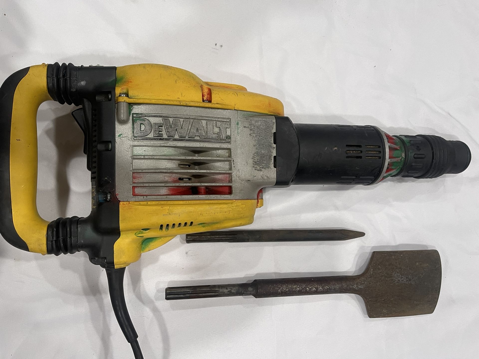 Dewalt D25901 Demolition Hammer 23LBS 120 Volt