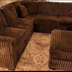 New Corduroy Sectional Couch with Ottoman! Includes Free Delivery 🚚! 