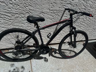 Schwinn DSB 700c Hybrid Bike - 21 Speed, Disc Brakes (ready to ride)