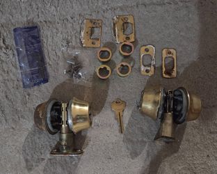 Two deadbolt locks with same key &  with Hardware I will include two door knobs that work with the same key