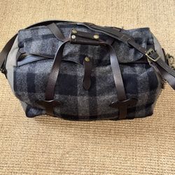 Filson Small Duffel Bag Rugged Twill And Macinaw Plaid Wool Hybrid, Limited Edition $999 Retail