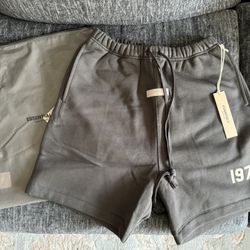 Fear Of God Essentials Shorts Large 