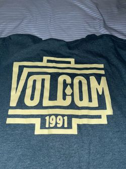 Large Blue Volcom Shirt