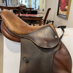 Devoucoux Saddle