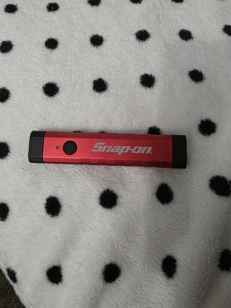 Snap-on Pocket Light With Laser
