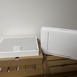 Apple M4 Macbook Air 13” Starlight 16GB RAM 256GB SSD 2025 *BRAND NEW OTHER