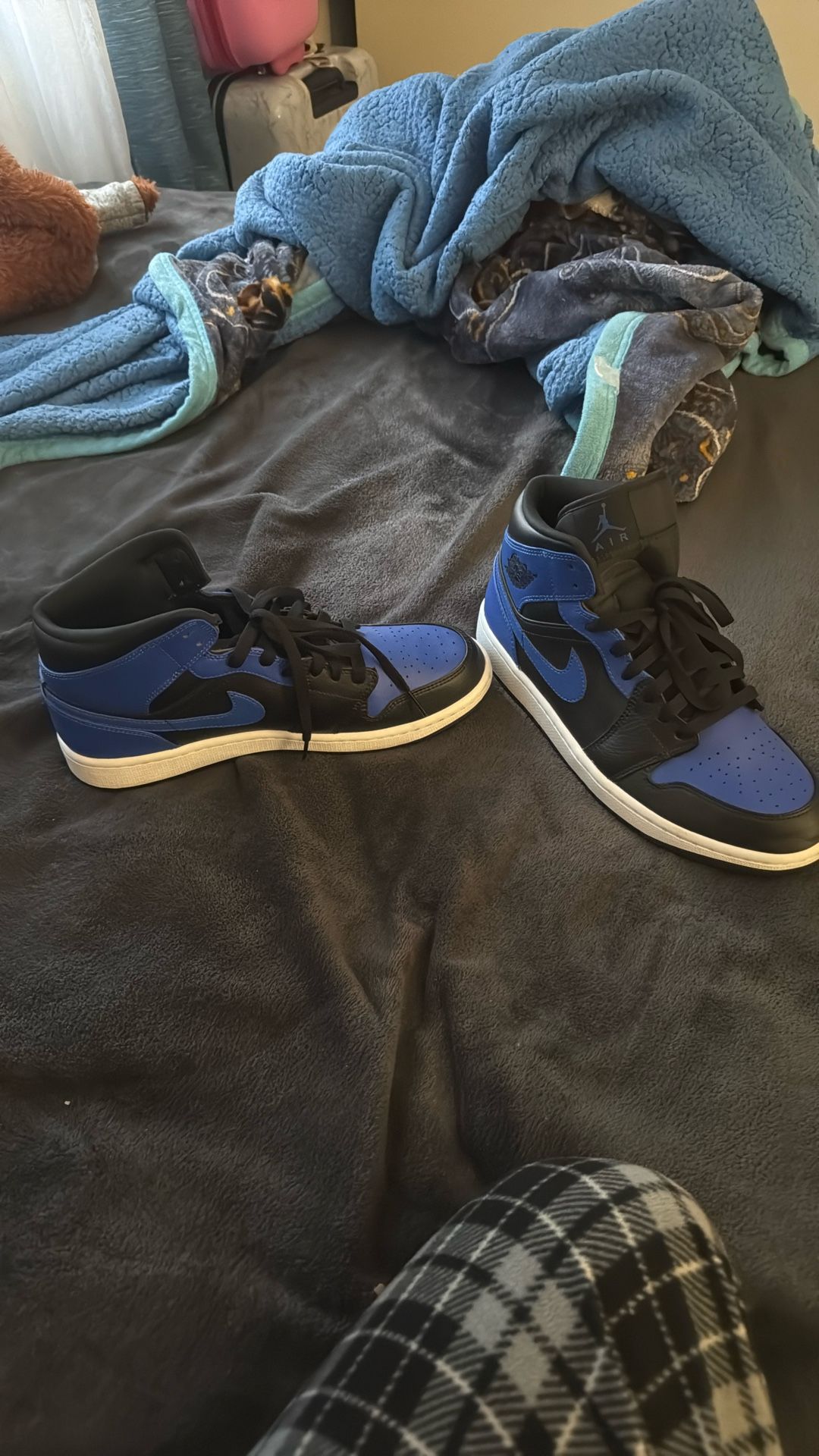 Nike Air Jordan 1 Mid Hyper Royal