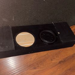 Colorado sub box with 2  kickers 10” I have both subwoofers.
