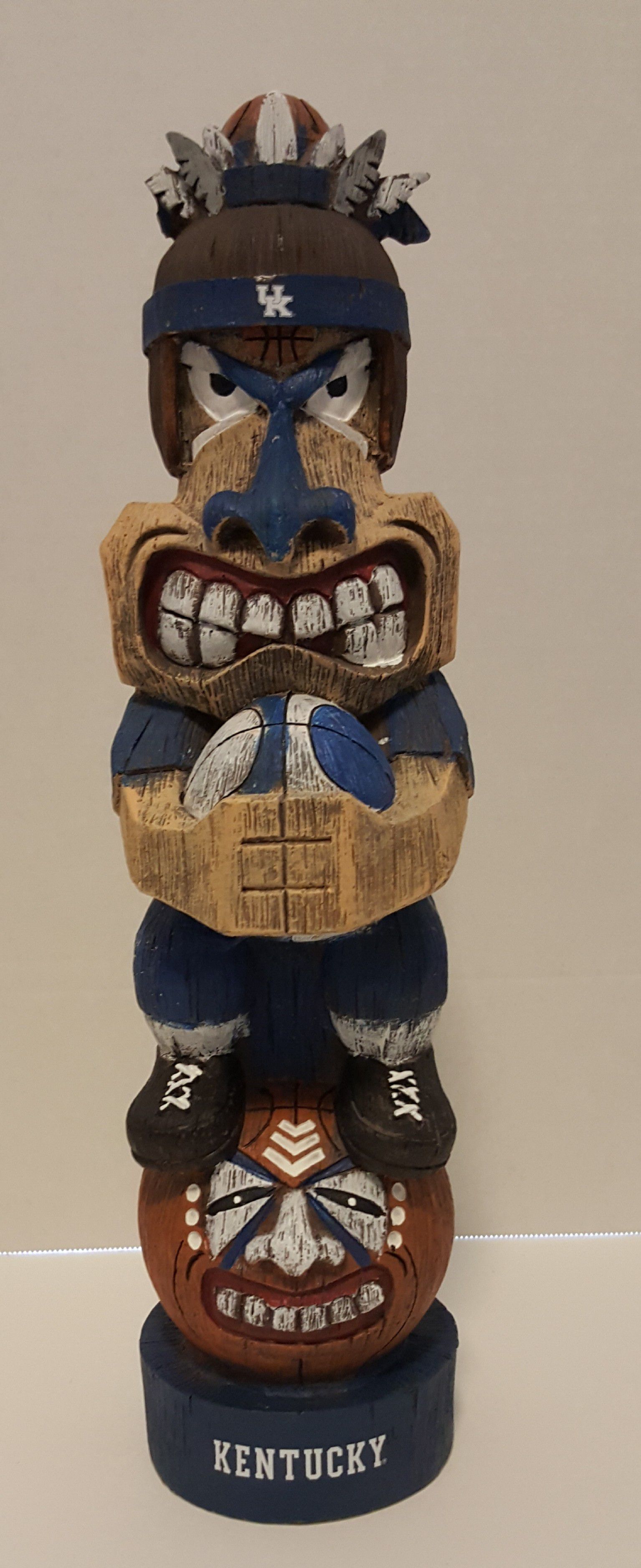 KY WILDCATS BASKETBALL TOTEM BRAND NEW!