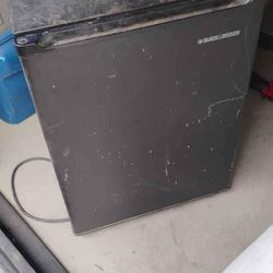 Pre-owned Black & Decker My Ini Fridge
