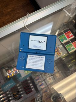 Nintendo DSI blue