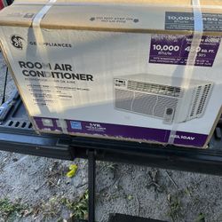 Ge Window Air Conditioner  10,000 Btu 