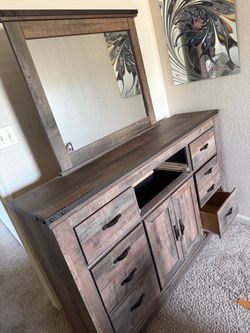 Bed room set very Good condition