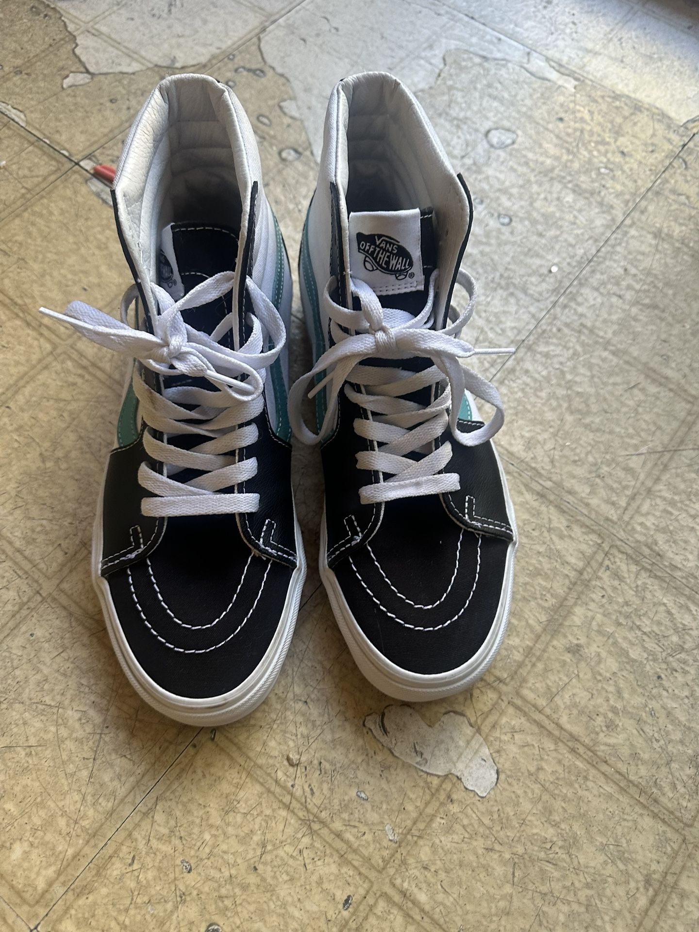 Vans Size 7 Men 8.5 Women’s