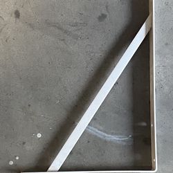 shelf braces. 13/19  inches