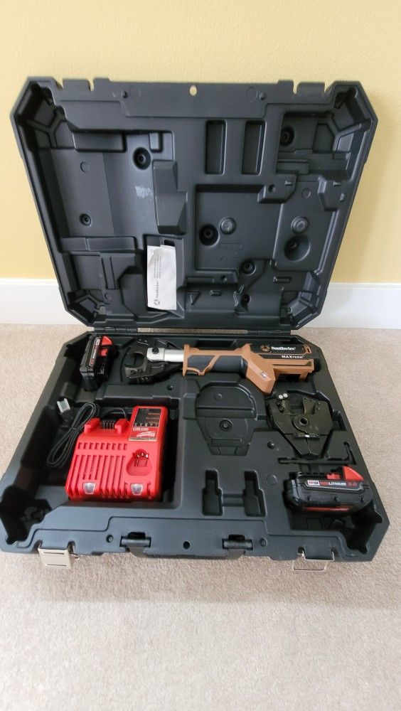 LIKE NEW $1,800.00 OBO. Southwire SCR6-SN MAXTERM 6-Ton Crimper with Snub-Nose Jaw