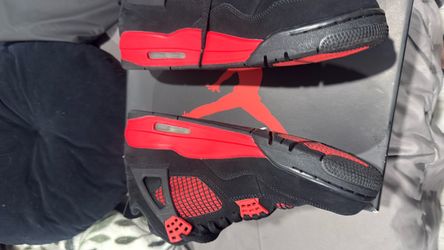 Air Jordan 4 Red Thunder Sneakers