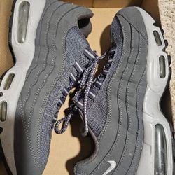Nike Air Max 95 . Size 9