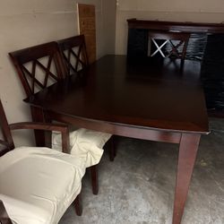 Solid Wood Dining Table Set w/ Hutch – Excellent Condition