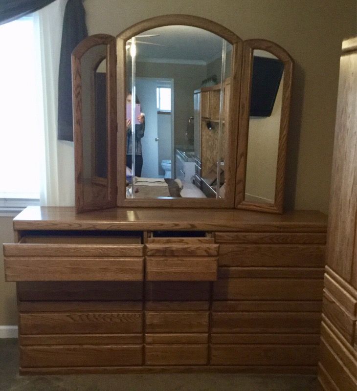 Orman Grubb Company BEDROOM SET COMPLETE for Sale in Pleasanton, CA