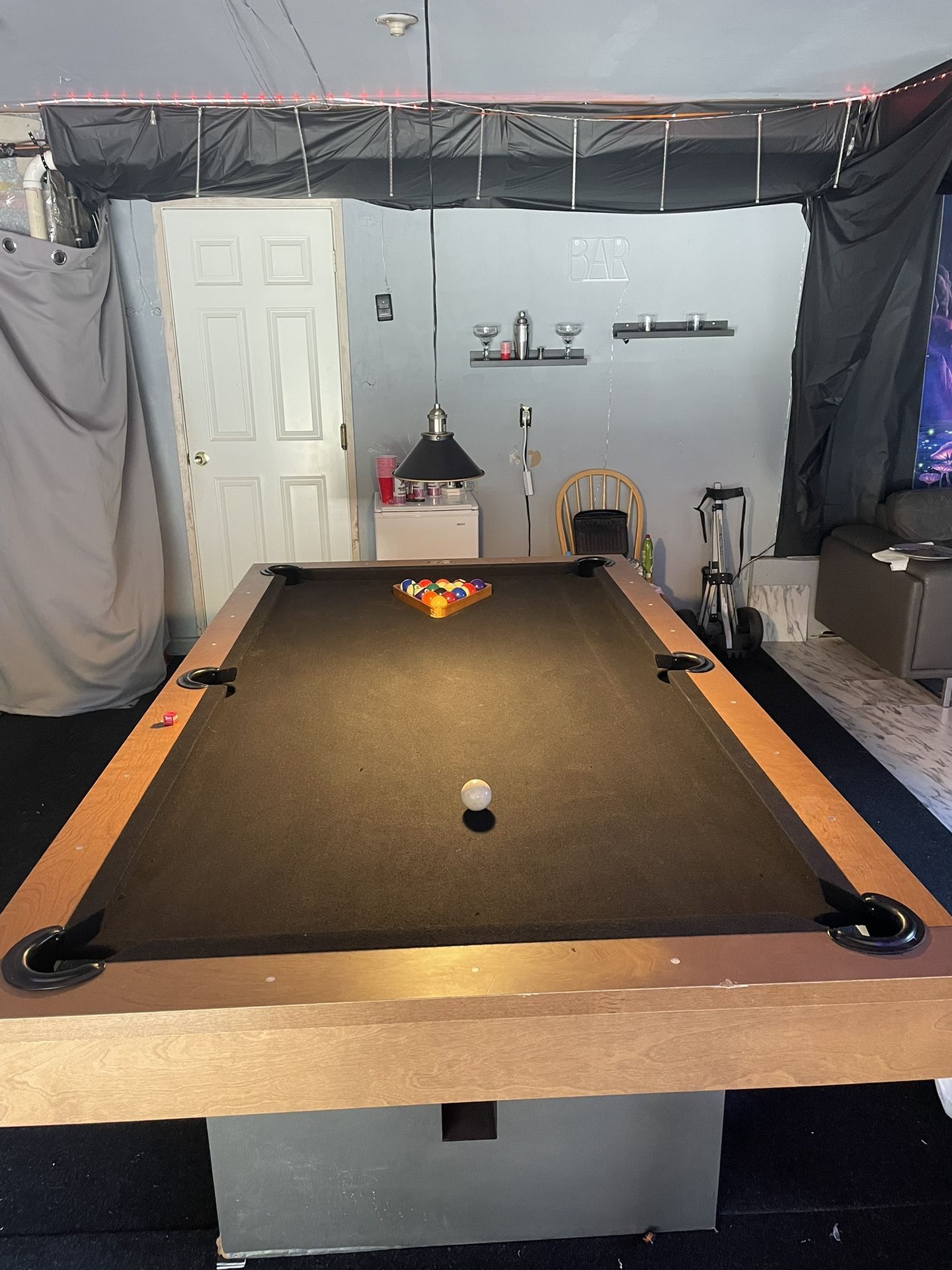 Pool table (8ft)