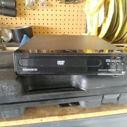 MAGNAVOX DVD PLAYER