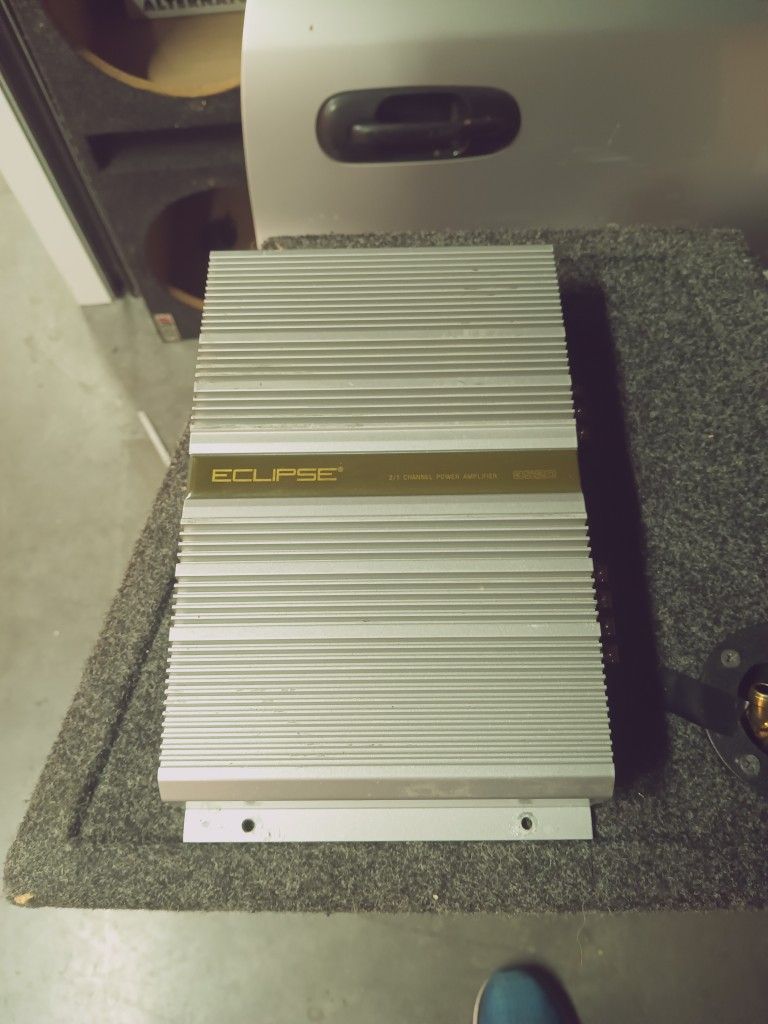 eclipse old school amplifier 90 Watts great condition. FREE DELIVERY AND DEMO IN THE PORTLAND VANCOUVER AREA