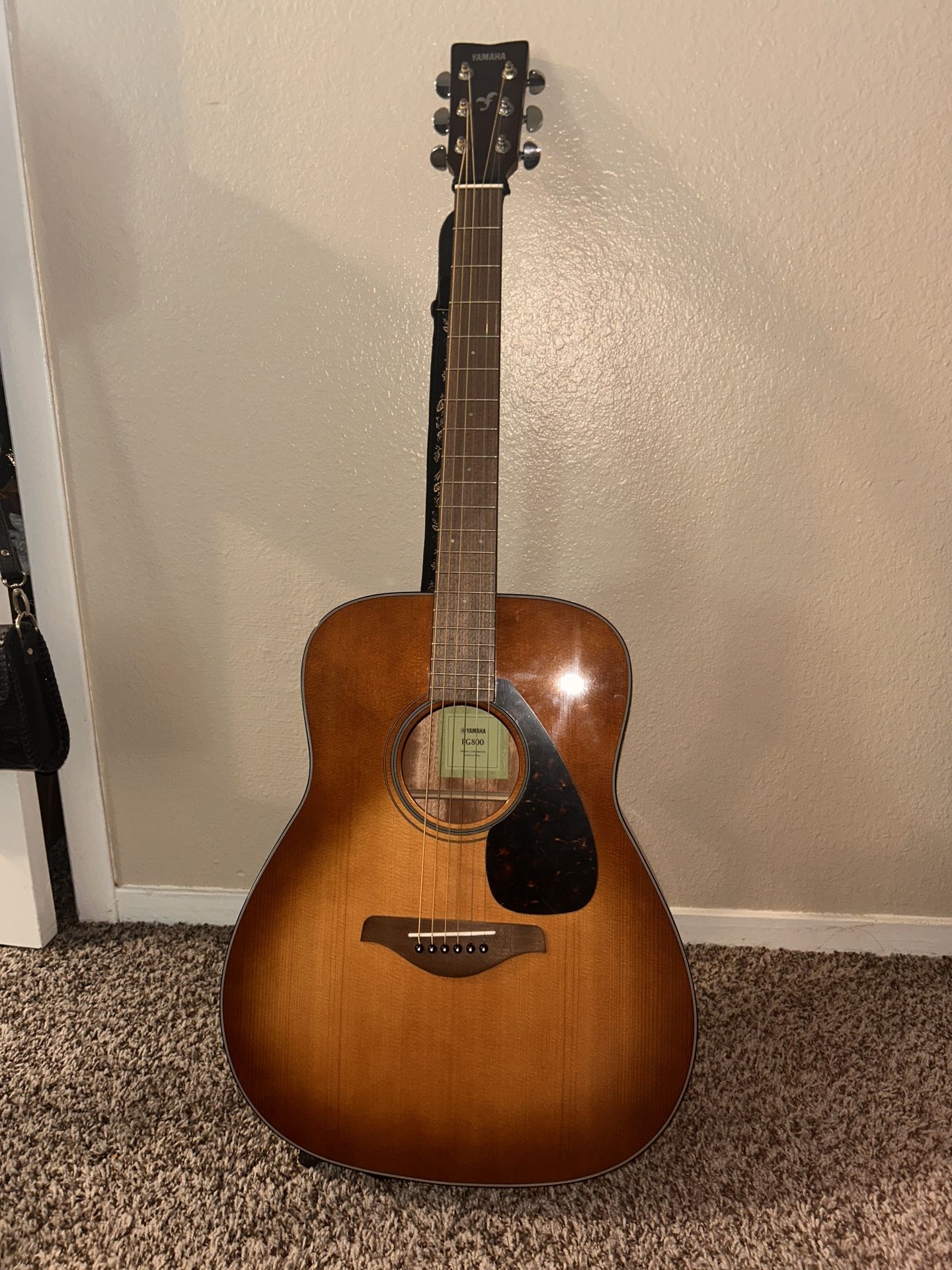 Yamaha FG800 Acoustic Guitar With Strap