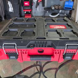 Milwaukee Packout 22" Medium Red Tool Box Model #48-22-8424